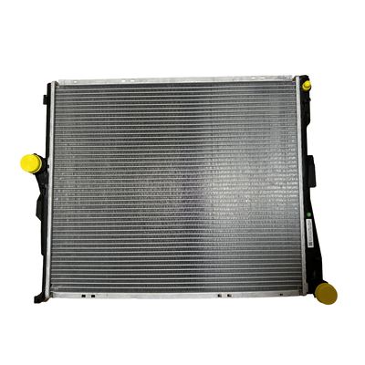 Harga yang bagus BMW X3 E83 03-10 Bagian Otomotif Sistem pendinginan mobil Radiator aluminium dengan tangki air plastik on line