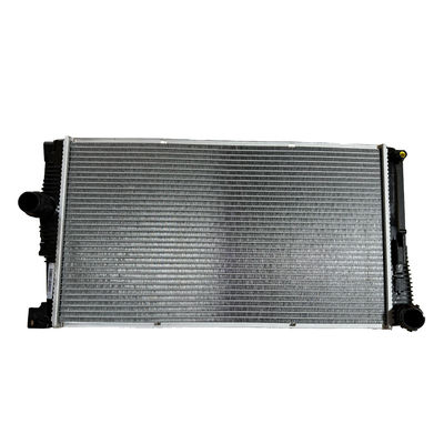 Harga yang bagus 17117626560 OE NO. suku cadang mobil Aluminium Radiator Plastik Tangki Air untuk BMW F18 F10 F11 on line