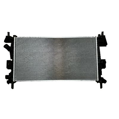 Harga yang bagus Ganti / Perbaiki Ford Focus D2 F1 Anda dengan Radiator Aluminium dan Tangki Air Plastik Kami on line