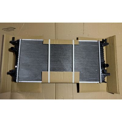 Harga yang bagus 10122633 suku cadang mobil Radiator aluminium untuk sistem pendinginan mobil MG 6 dan ROEWE RX5 on line